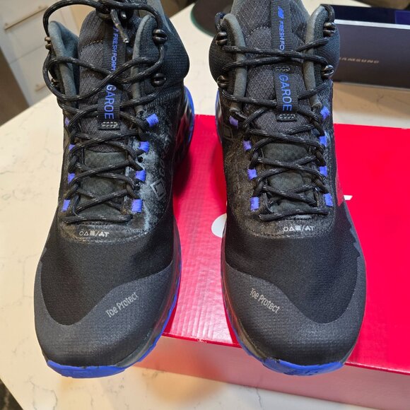 New Balance Fresh Foam Garo Midcut GORE-TEX Trail Running Black/Blue MENS 10.5 - Picture 4 of 16